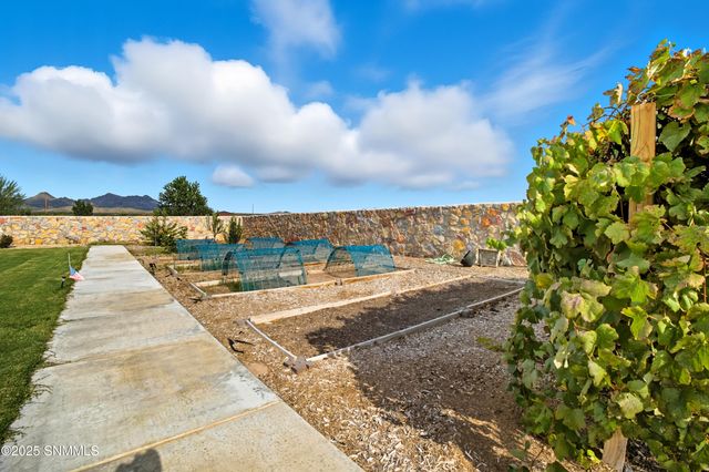 191 Plymouth Rock Road, Las Cruces, NM 88007