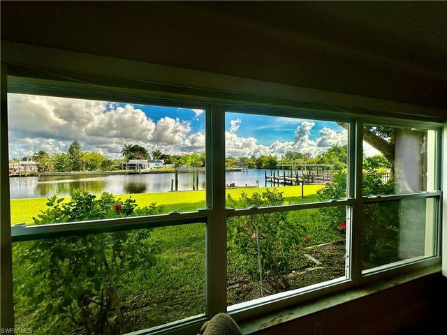 2068 Club House RD, North Fort Myers, FL 33917