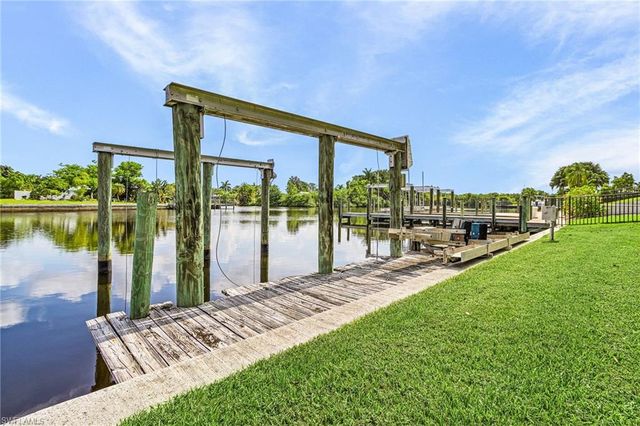 2068 Club House RD, North Fort Myers, FL 33917