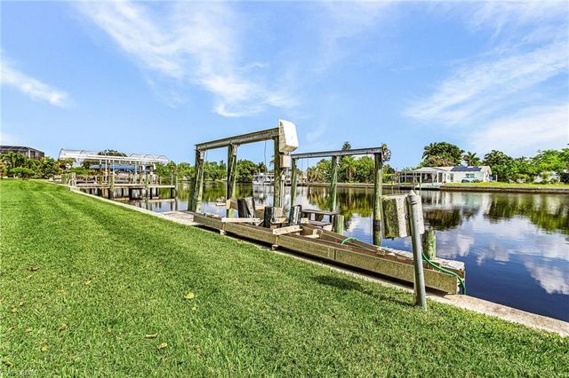 2068 Club House RD, North Fort Myers, FL 33917