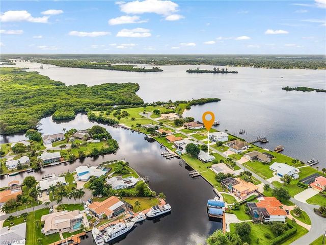 2068 Club House RD, North Fort Myers, FL 33917