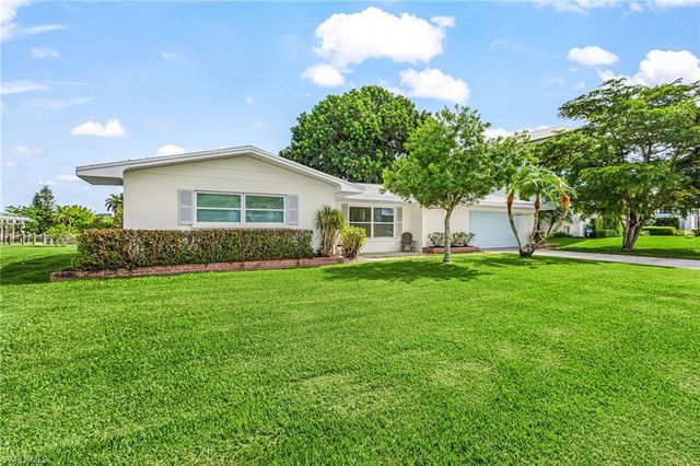 2068 Club House RD, North Fort Myers, FL 33917