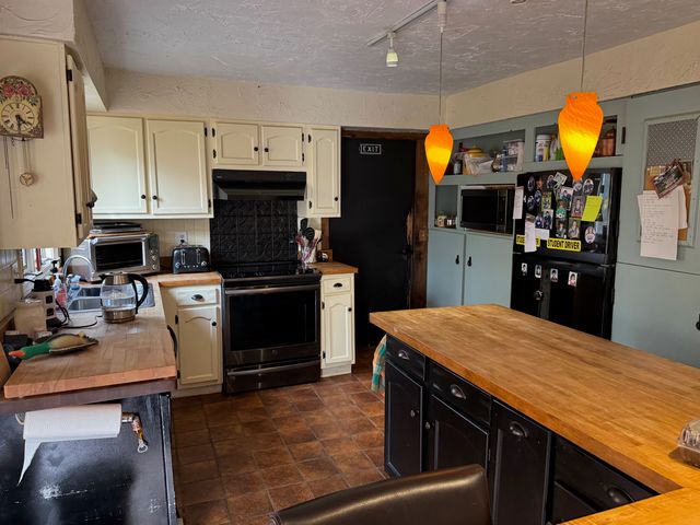 63 Old Ridge Road, New Milford, CT 06776