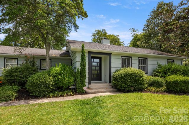 1212 Oakland Street, Hendersonville, NC 28792