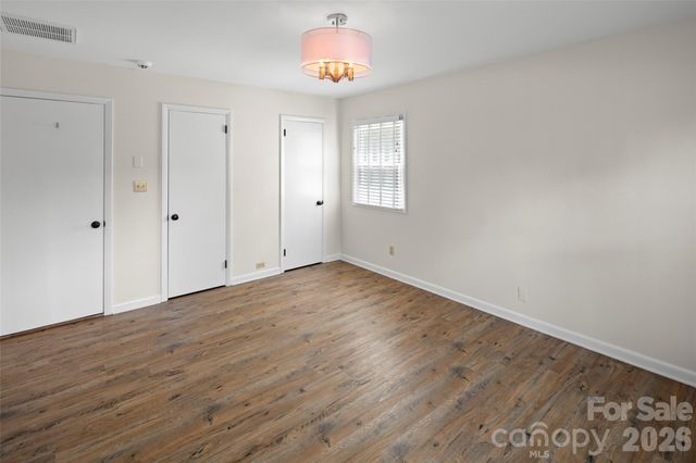 1212 Oakland Street, Hendersonville, NC 28792