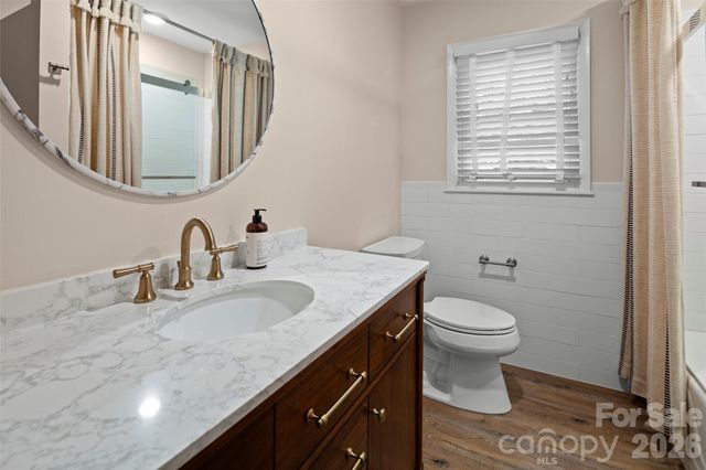 1212 Oakland Street, Hendersonville, NC 28792