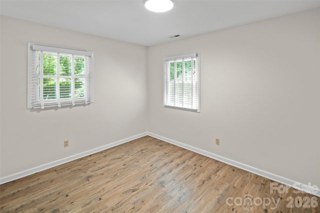1212 Oakland Street, Hendersonville, NC 28792