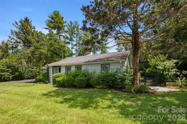 1212 Oakland Street, Hendersonville, NC 28792