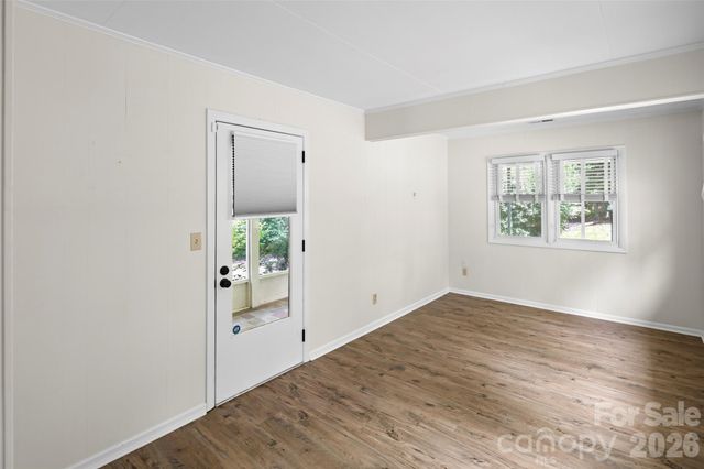 1212 Oakland Street, Hendersonville, NC 28792