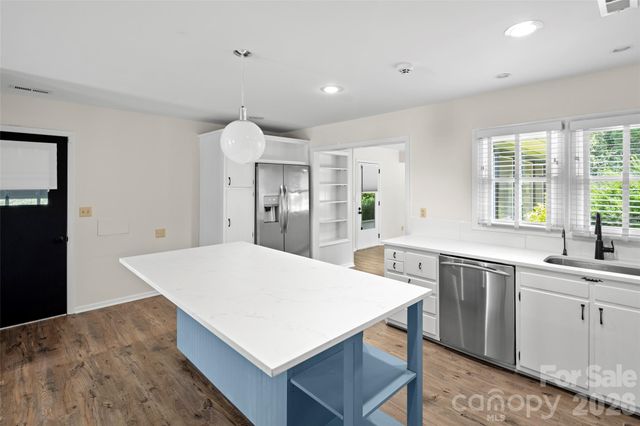 1212 Oakland Street, Hendersonville, NC 28792