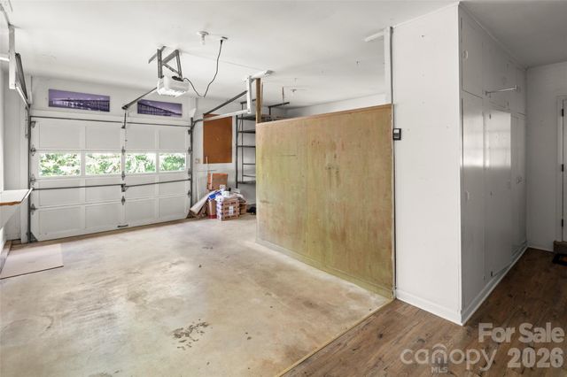 1212 Oakland Street, Hendersonville, NC 28792