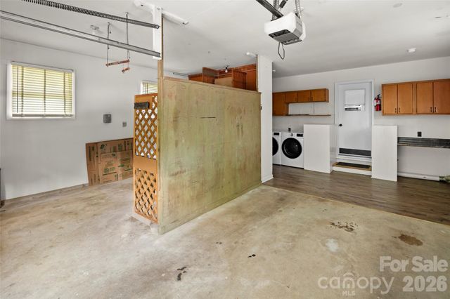 1212 Oakland Street, Hendersonville, NC 28792