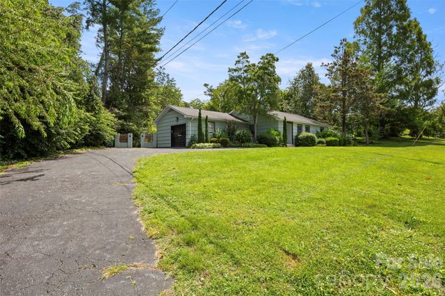 1212 Oakland Street, Hendersonville, NC 28792