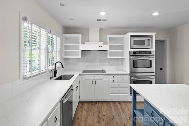 1212 Oakland Street, Hendersonville, NC 28792