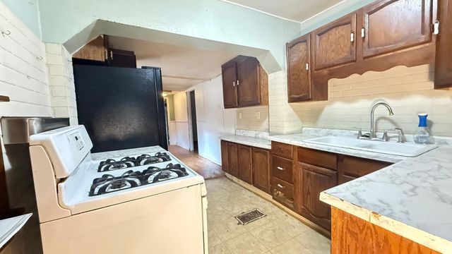 327 20th Ave SW, Rochester, MN 55902