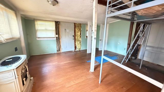 327 20th Ave SW, Rochester, MN 55902