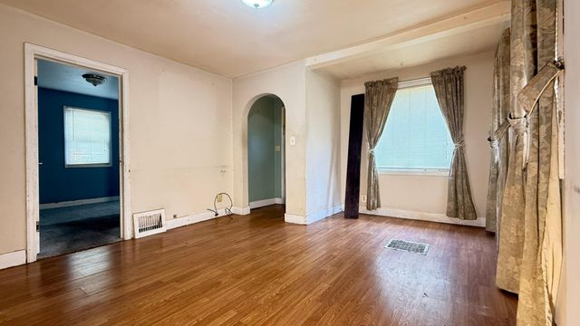 327 20th Ave SW, Rochester, MN 55902