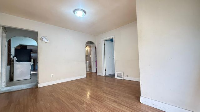 327 20th Ave SW, Rochester, MN 55902