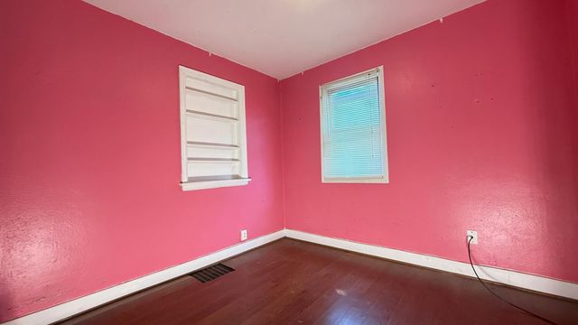 327 20th Ave SW, Rochester, MN 55902