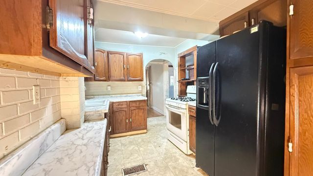 327 20th Ave SW, Rochester, MN 55902