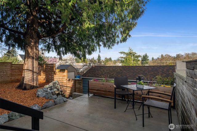 5232 38th Avenue NE, Seattle, WA 98105