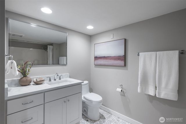 5232 38th Avenue NE, Seattle, WA 98105