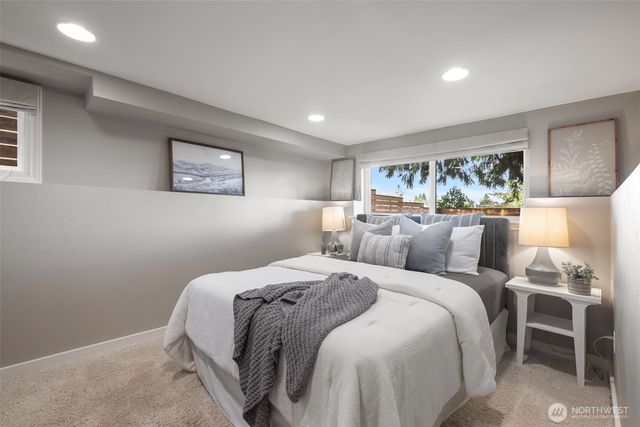 5232 38th Avenue NE, Seattle, WA 98105