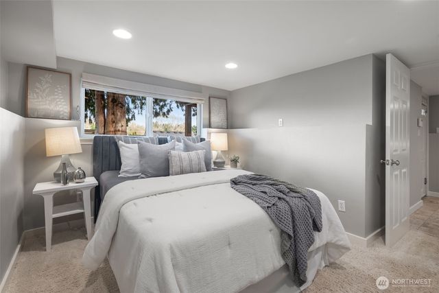 5232 38th Avenue NE, Seattle, WA 98105