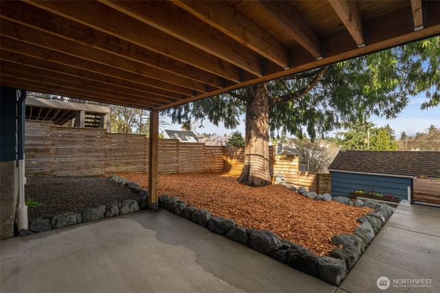 5232 38th Avenue NE, Seattle, WA 98105