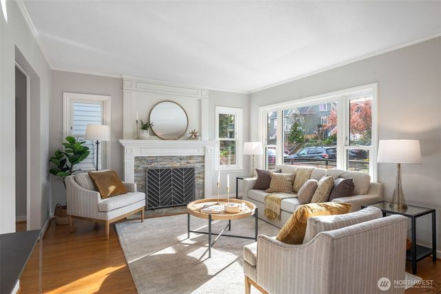 5232 38th Avenue NE, Seattle, WA 98105