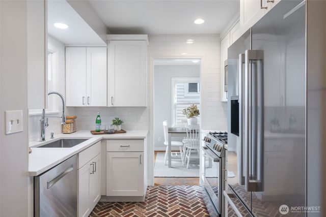 5232 38th Avenue NE, Seattle, WA 98105