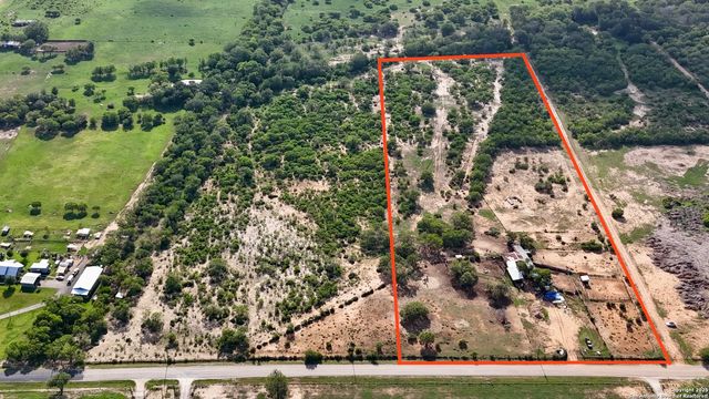 3285 Pittman Rd, St Hedwig, TX 78152
