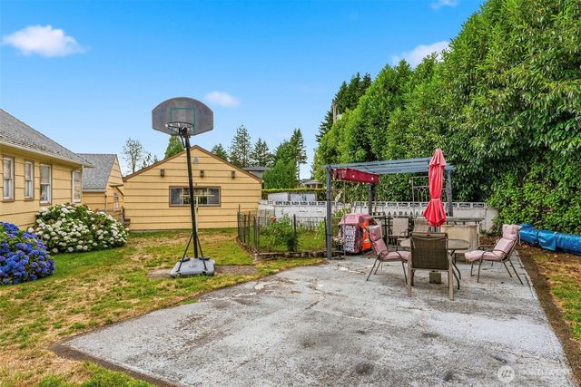 8300 SE Riverview Lane, Vancouver, WA 98664