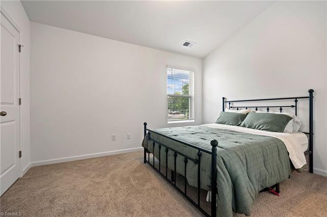 1760 Granby Heights Drive, Winston-salem, NC 27103