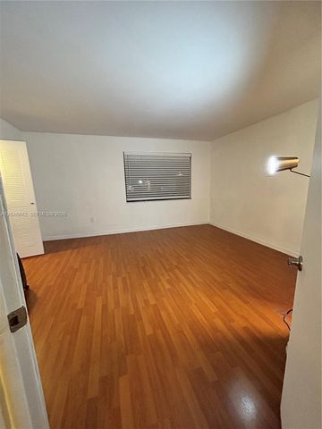 9421 Fontainebleau Boulevard 20235, Miami, FL 33172