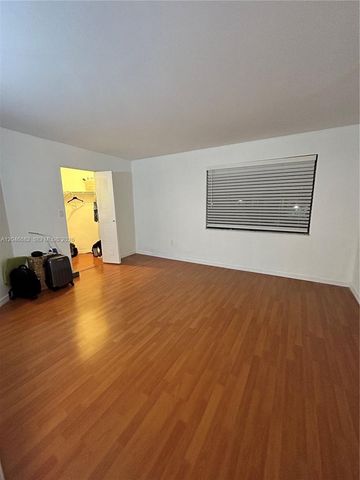 9421 Fontainebleau Boulevard 20235, Miami, FL 33172