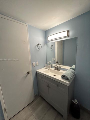 9421 Fontainebleau Boulevard 20235, Miami, FL 33172