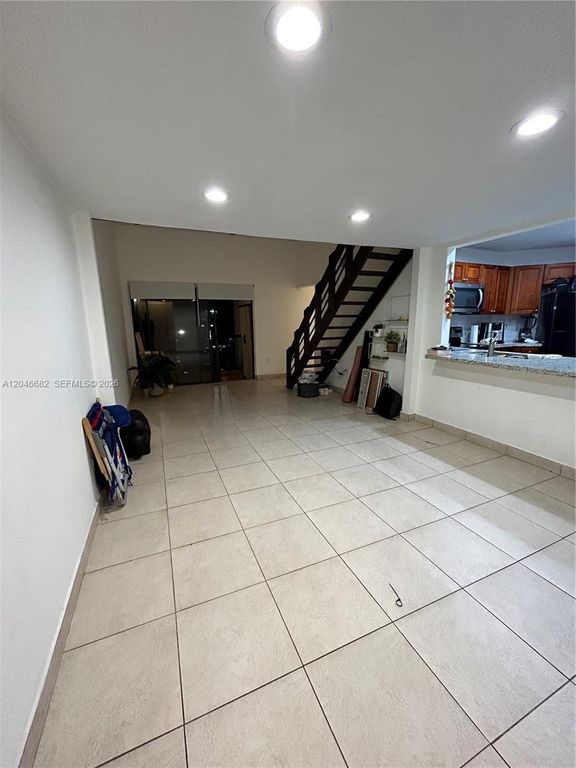 9421 Fontainebleau Boulevard 20235, Miami, FL 33172