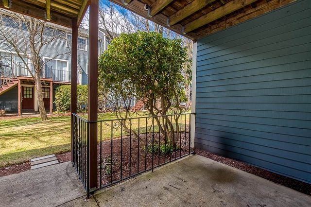 616 Princeton Blvd 25, Lowell, MA 01851