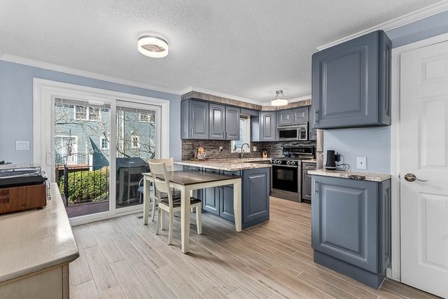 616 Princeton Blvd 25, Lowell, MA 01851