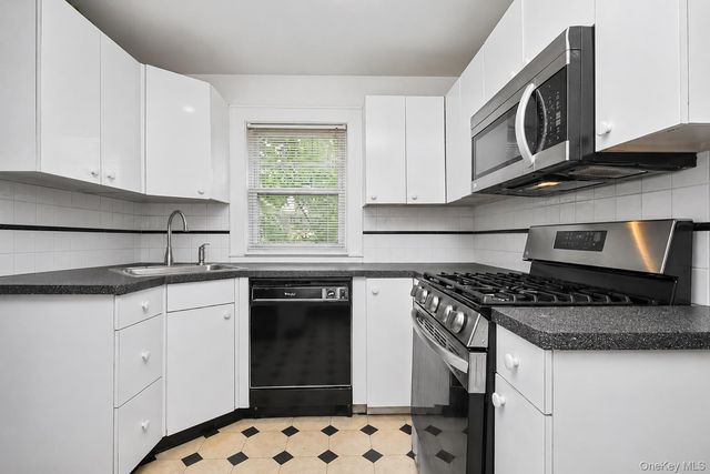 280 W Post Road, White Plains, NY 10606