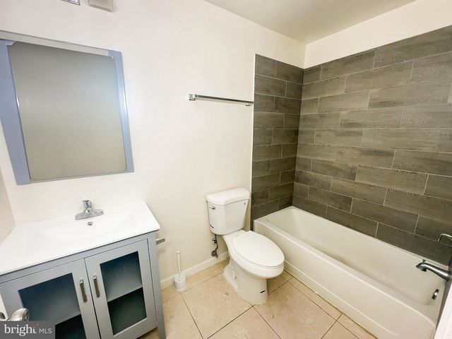 6013 EADS ST NE, Washington, DC 20019