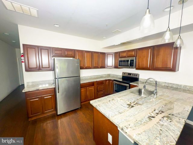 6013 EADS ST NE, Washington, DC 20019