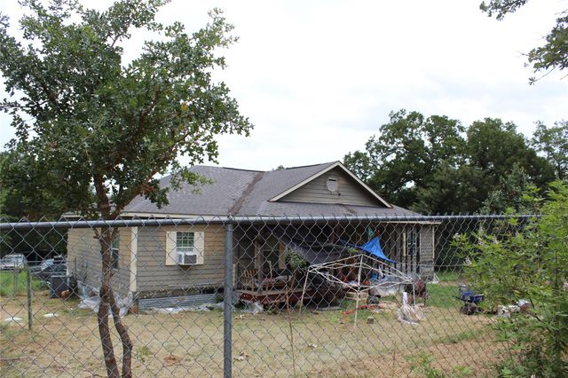 332 Thousand Oaks DR, Cedar Creek, TX 78612