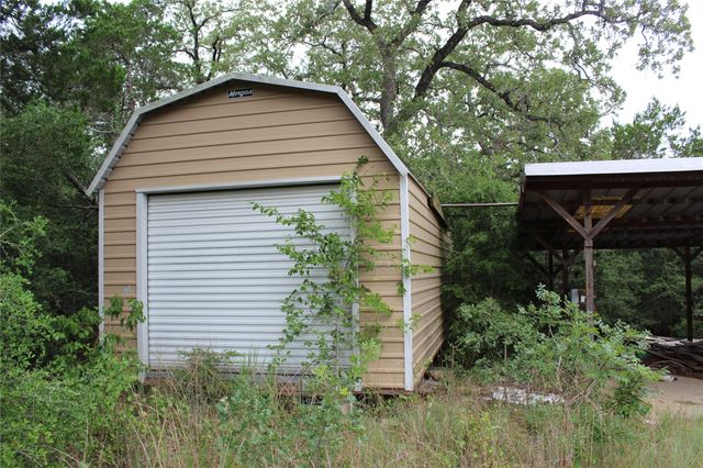 332 Thousand Oaks DR, Cedar Creek, TX 78612