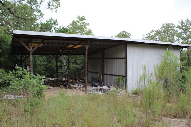 332 Thousand Oaks DR, Cedar Creek, TX 78612