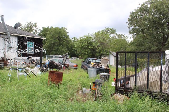 332 Thousand Oaks DR, Cedar Creek, TX 78612