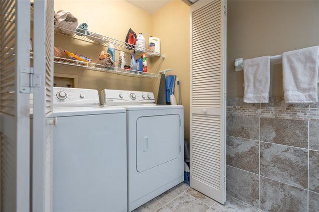 254 GLENBRIAR CIRCLE, Daytona Beach, FL 32114
