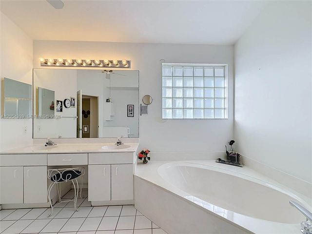 9786 Lemonwood Ct, Boynton Beach, FL 33437