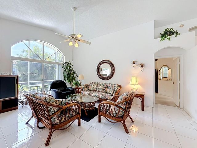 9786 Lemonwood Ct, Boynton Beach, FL 33437